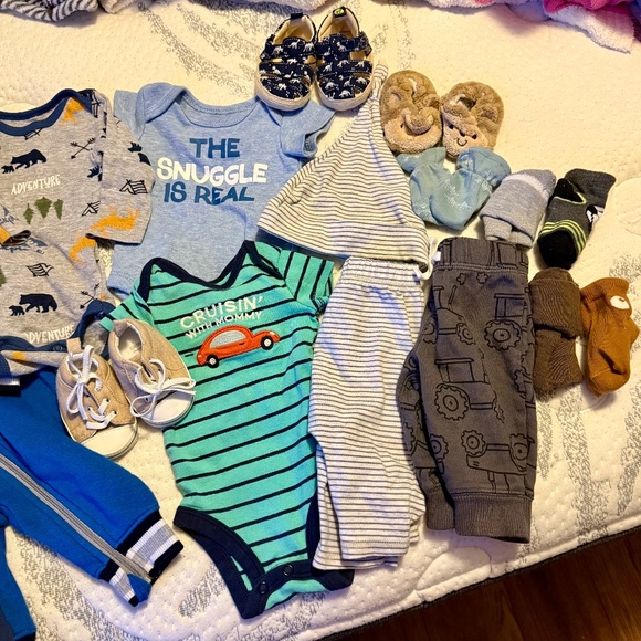 Boys 18 piece newborn lot - Picture 2 of 4